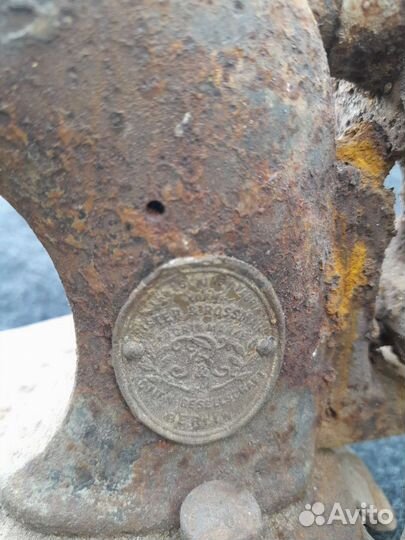 Редчайшая швейная машинка Frister & Rossmann