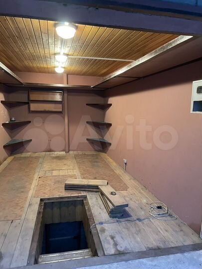 Гараж, > 30 м²