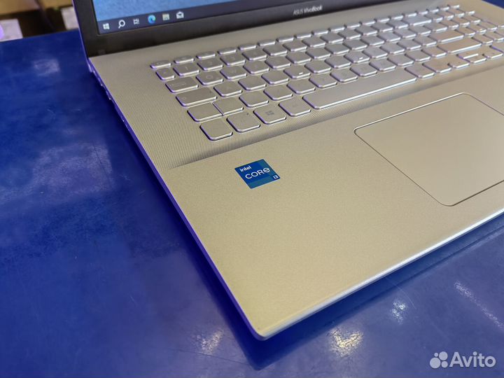 Ноутбук Asus 17.3