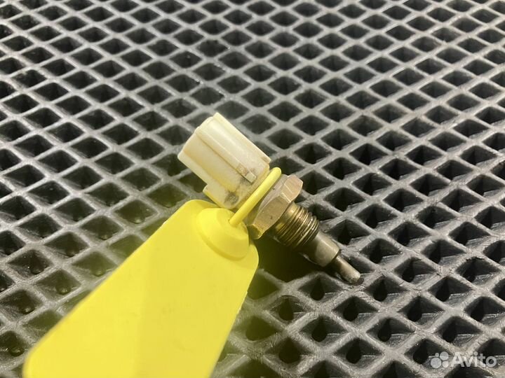 Датчик температуры охлаждающей жидкости Lexus LS