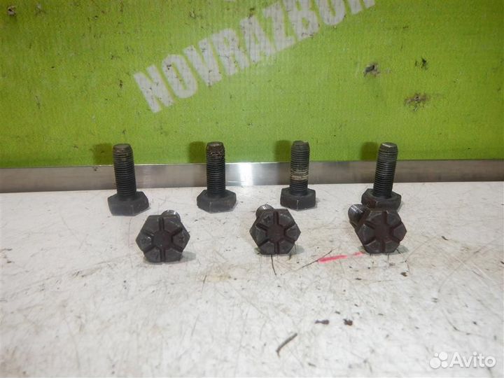 Болт коленвала Рено Кенгу Кангу