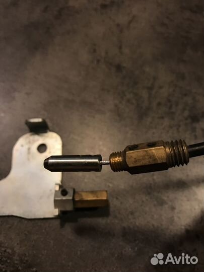 Противоугонный замок капота Audi Q7 2006-2015