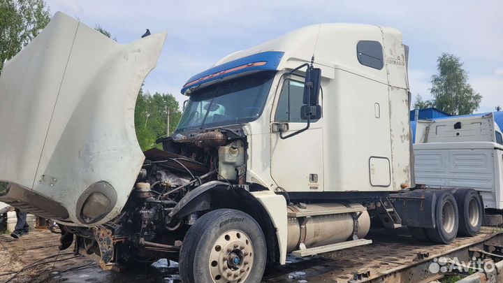 Freightliner Columbia, 2004