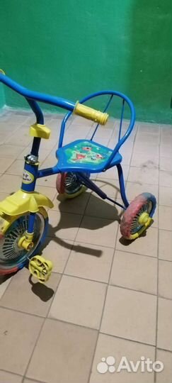 Детский трехколесный велосипед
