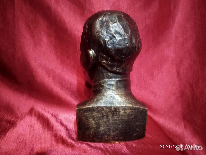Продаю бюст Дзержинского