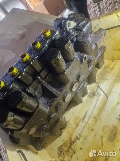 Гидроблок распределительный JCB kukurova