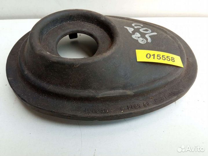 Кожух рулевой колонки Audi 80 B4 8A0422523