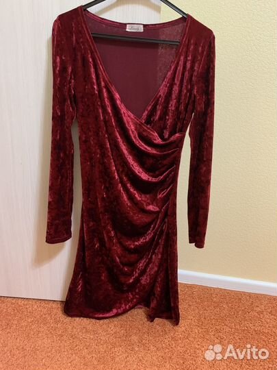 Платье женское 42 44 бу