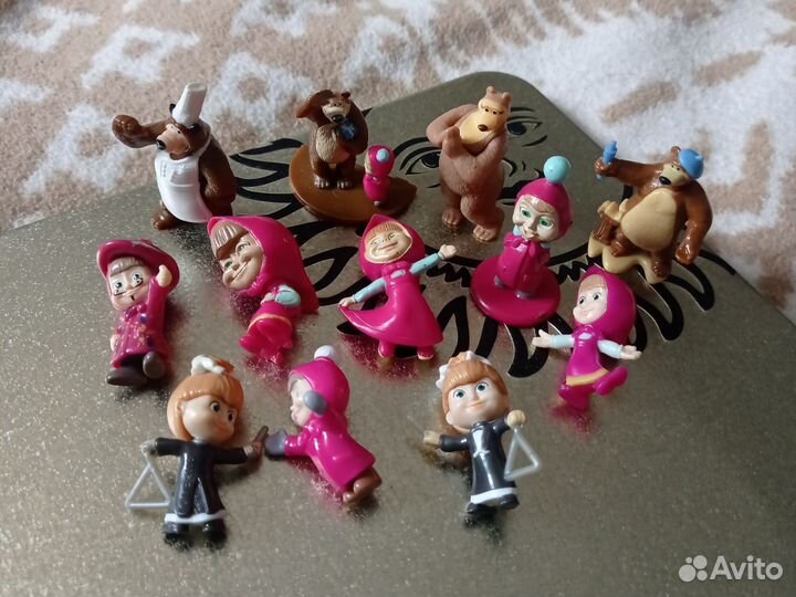 Игрушки из киндера маша и медведь