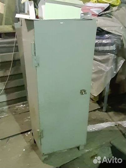 Сейф металлический