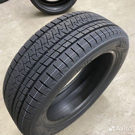 Triangle PL02 225/40 R18 92V