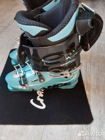 Горнолыжные ботинки Lange