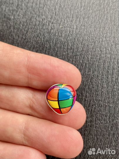 Лимитированный значок Сколково