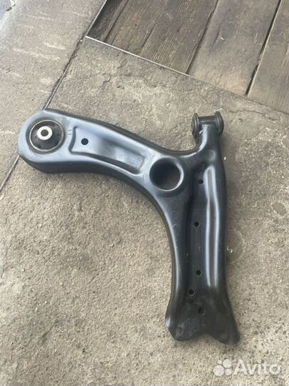 Рычаг правый передний vag 6r0407152e