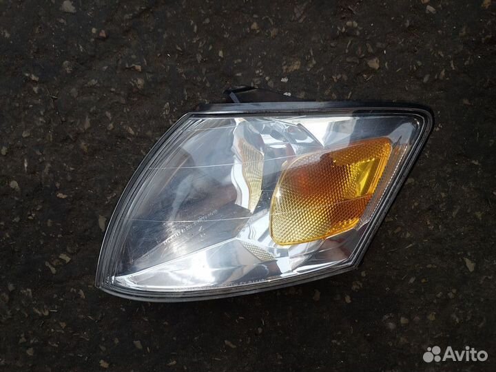 Габарит,поворотник левый мазда мпв