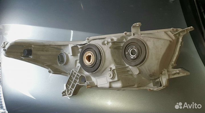 Фара toyota highlander