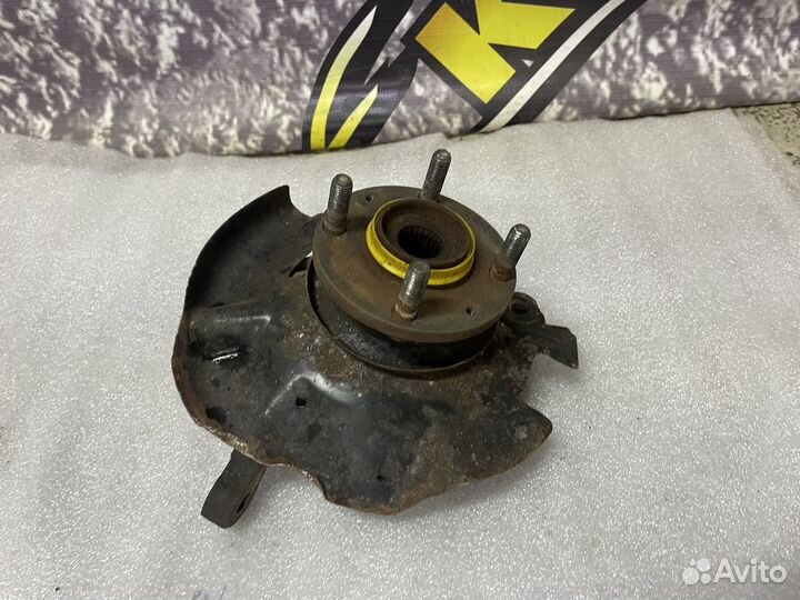 Кулак со ступицей передний правый Accent 2 Акцент