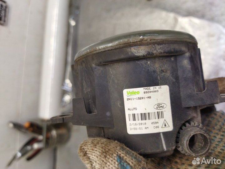 Фара противотуманная передняя Ford Focus 2 хетчбэк