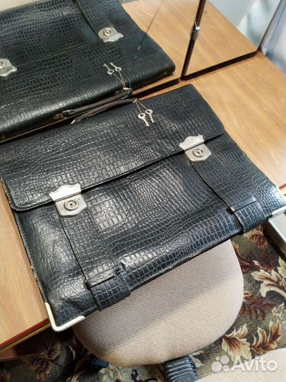 Мужской кожаный антикварный портфель