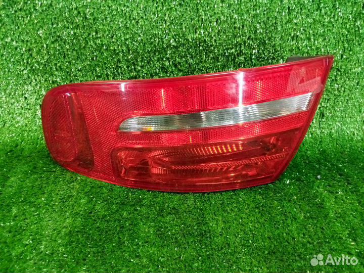 Фонарь задний правый Audi A4 8K2 cdha