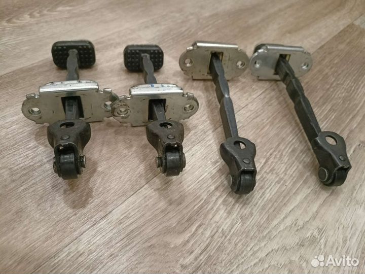 Ограничители двери Honda CR-V 3