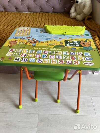 Детский стол со стулом