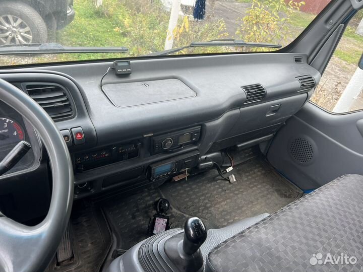 Isuzu NQR75P, 2011