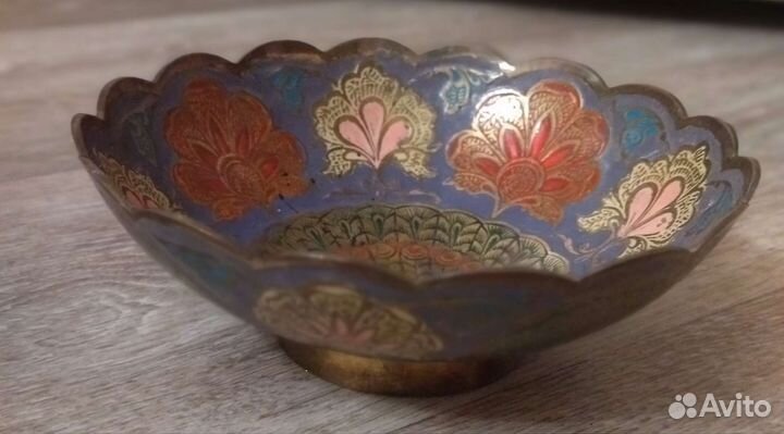 Ваза с павлином. Индия