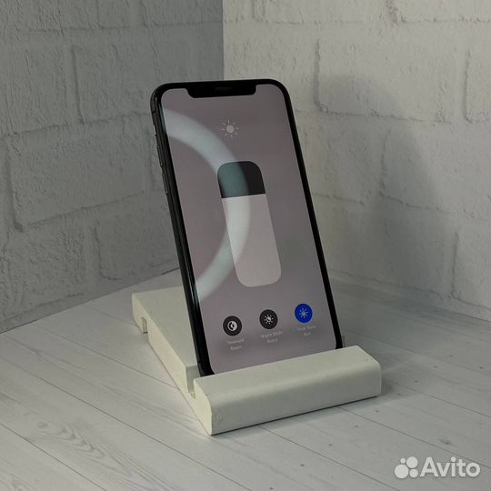 iPhone Xs, 64 ГБ