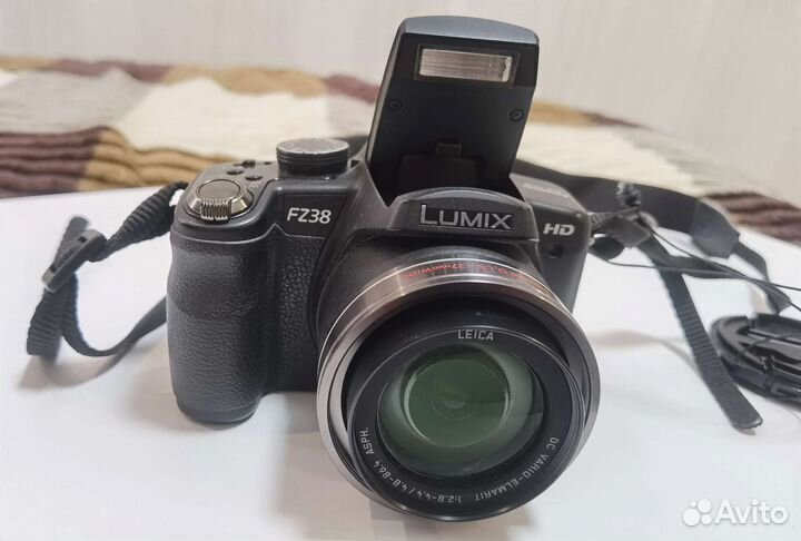 Зеркальный фотоаппарат Panasonic DMC-FZ38