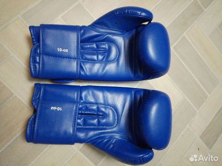 Боксерские перчатки 10 OZ новые