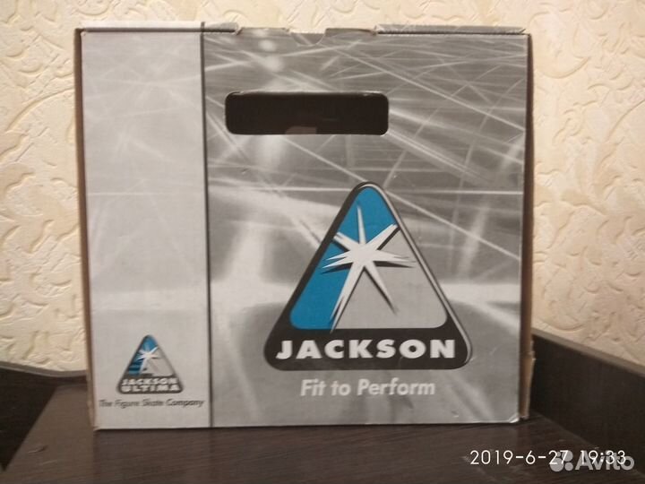 Коньки Jackson