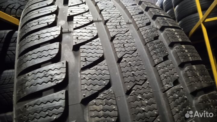Kumho I'Zen KW27 255/45 R18