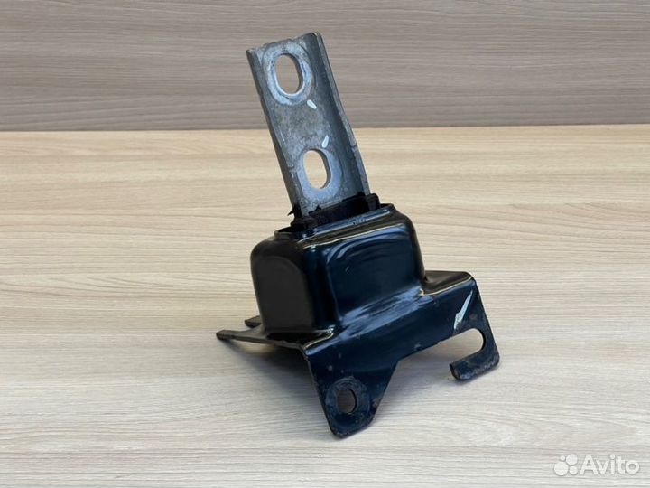 Опора двигателя левая Renault Sandero Stepway