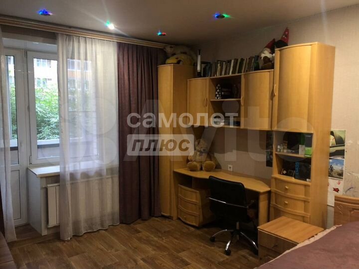 3-к. квартира, 81 м², 1/10 эт.