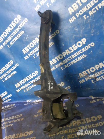 Задний правый продольный рычаг Ford Focus 2 седан