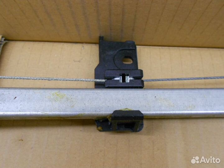 Mazda 5 Стеклоподъемник задней левой двери