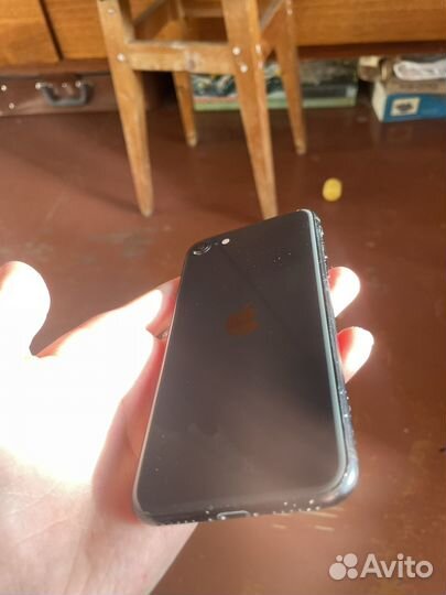 iPhone SE (2020), 64 ГБ