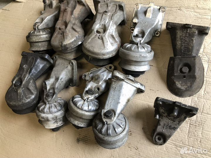 Кронштейн двигателя W124 М111 М103 М104 ом606