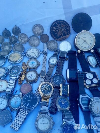 Старые часы серебряные монеты