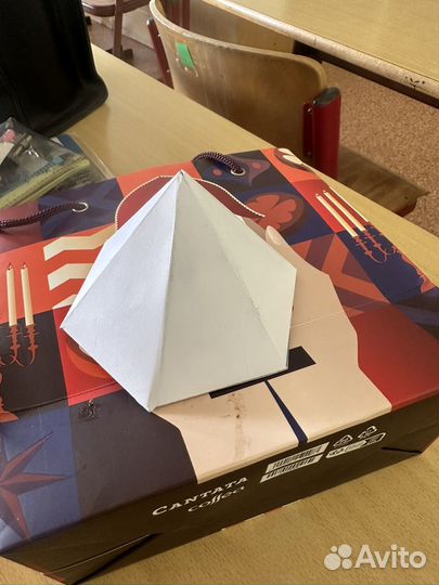 Пирамида из бумаги ручная работа