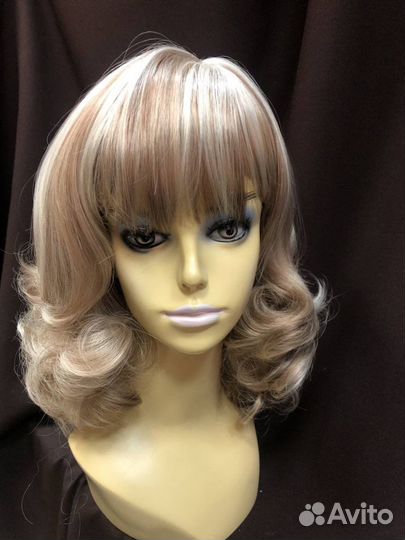 Парик из искусственных волос