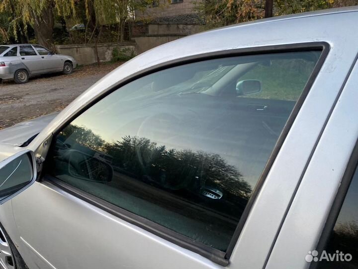 Стекла дверные Volkswagen Jetta 4