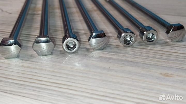 Болт выноса руля