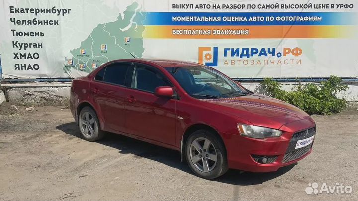 Фонарь задний наружный левый Mitsubishi Lancer X