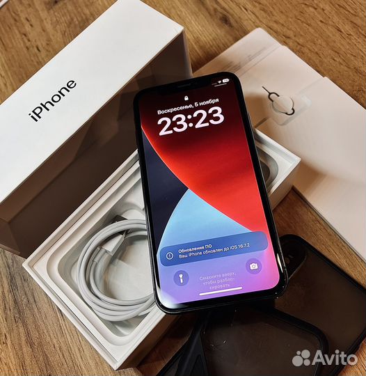 iPhone X, 64 ГБ