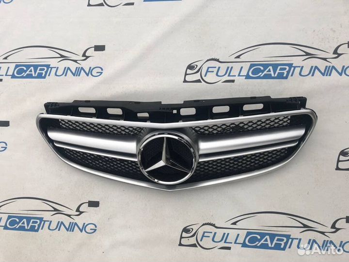 Решетка радиатора Mercedes w212 e212 рест AMG e63