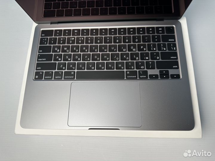 MacBook Air 13 2022 M2 512Gb идеал, чек, 6 цикл