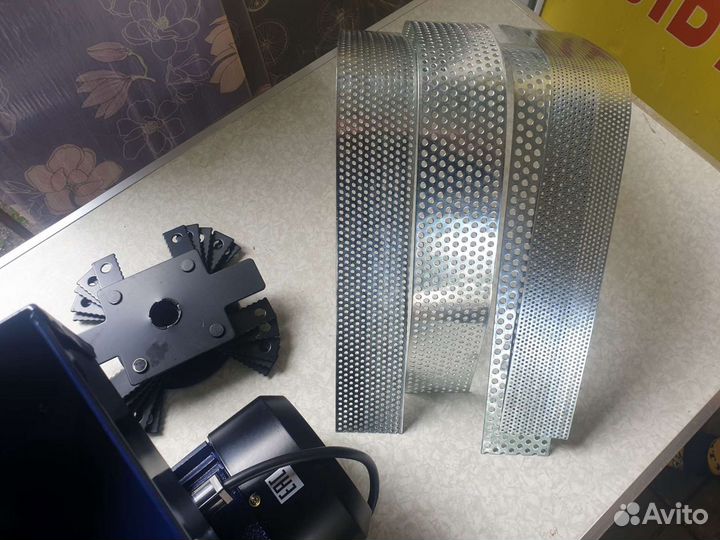 Зернодробилка 2500Вт + корнеплоды