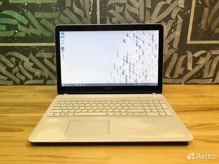 Красивый ноутбук Sony Core i5/GeForce/6Gb/SSD